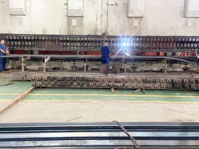 12米運輸車大梁折彎機(jī)